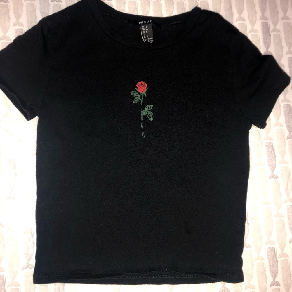 Black rose baby tee